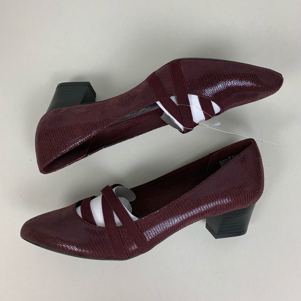 STORAGE Kim Rodger red snakeskin texture Point toe chunky heel pumps Sz 6.5 - Picture 9 of 16